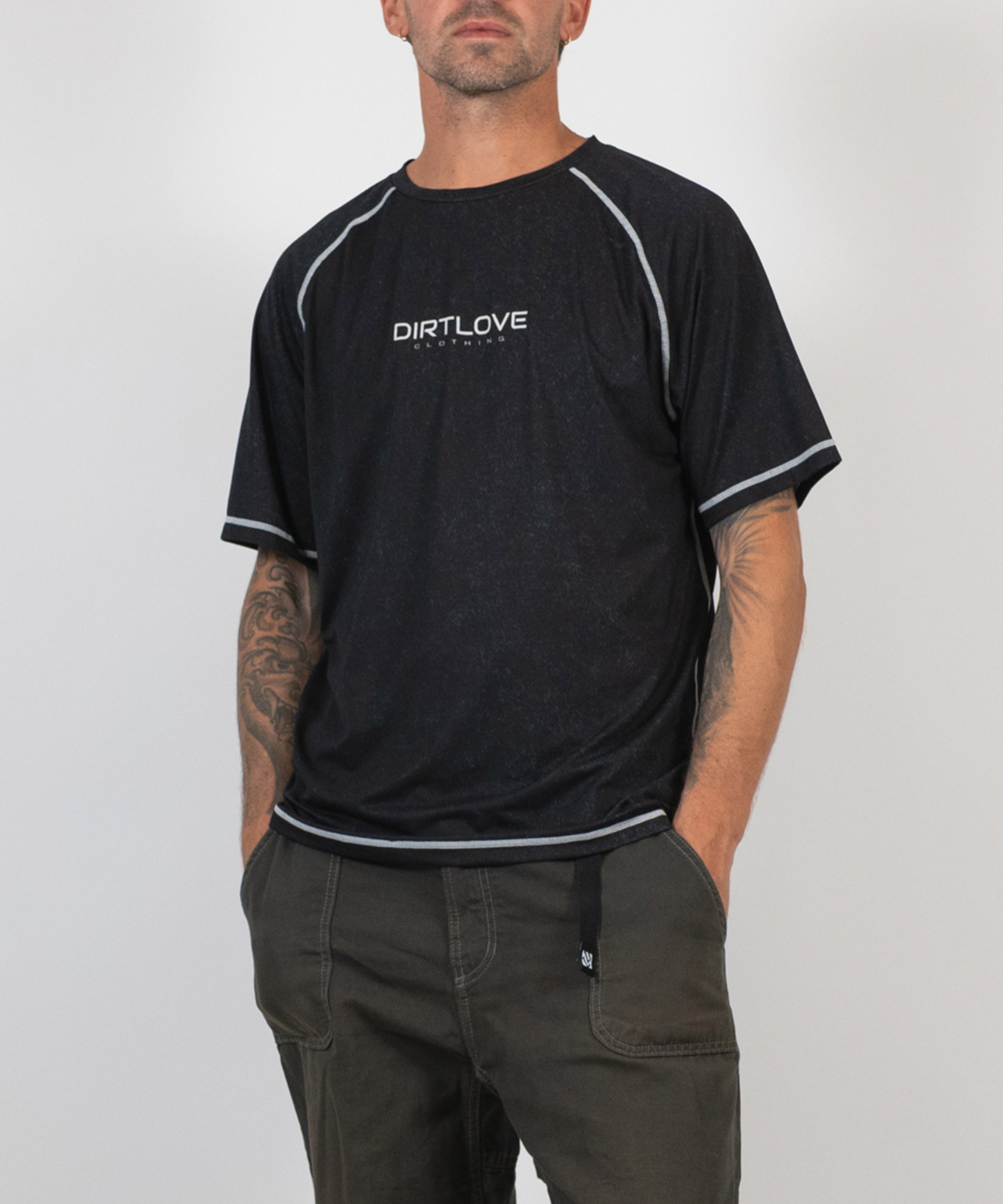 RAGLAN TECH TEE-BLACK