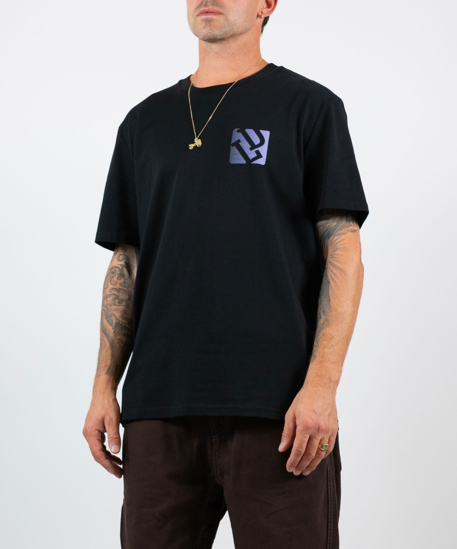 DL TEE-BLACK