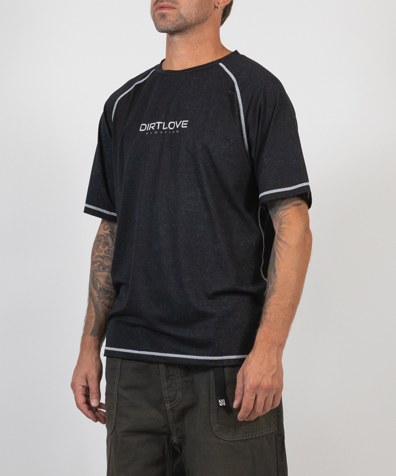 RAGLAN TECH TEE-BLACK